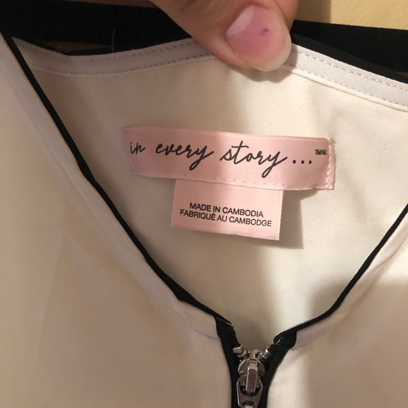 White Sheer Sleeveless Blouse - Picture 2 of 3